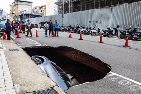 竹北5度現「天坑」 林思銘批建商不負責任 縣府調查小組代表性不足 翻爆 翻報