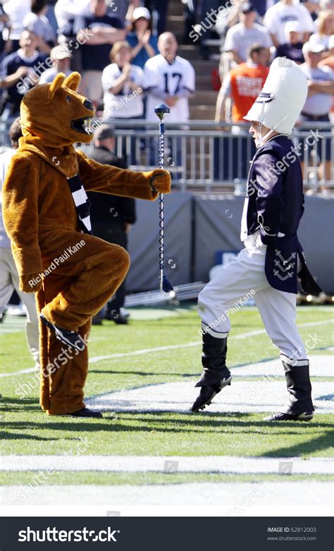 University Park, Pa - Oct 9: Penn State'S Mascot The Nittany Lion Hands ...