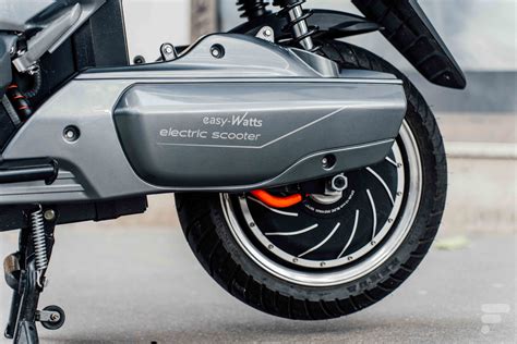 Essai du Easy Watts e trax un maxi scooter électrique très facile sur