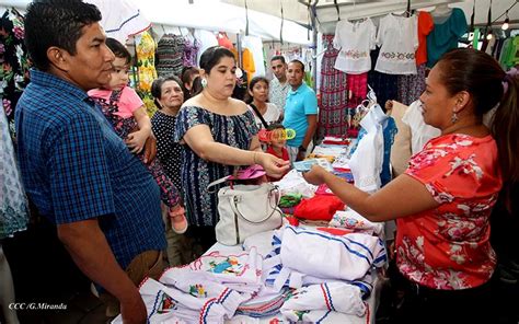 Artesanos De Masaya Se Hacen Presentes En El Parque De Ferias Para