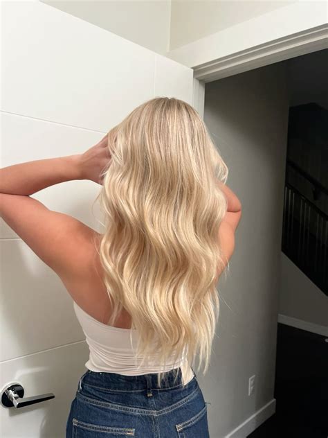 Blonde Hair Highlights In Bright Blonde Hair Hair Highlights Summer Blonde Hair