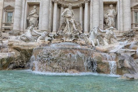 Rome Trevi Fountain 20163490 Stock Photo at Vecteezy