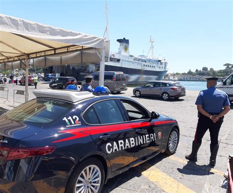 ISCHIA E PROCIDA CONTROLLI DEI CARABINIERI AL PORTO SENZA DIMENTICARE