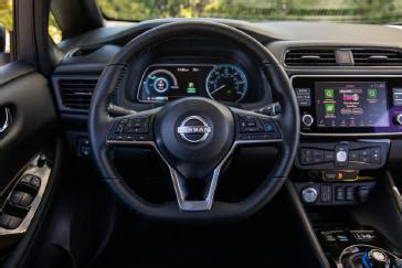 2023 Nissan LEAF interior