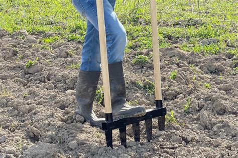 10 Ways to Till a Garden Without a Tiller