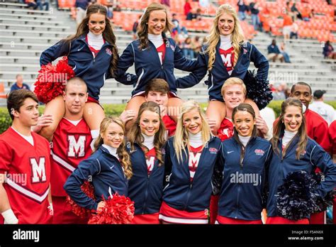 Ole miss cheerleaders hi-res stock photography and images - Alamy