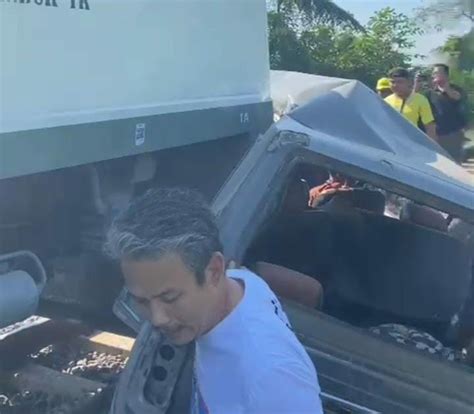 KA Pandalungan Vs Mobil Kijang 4 Korban Rombongan Keluarga Ponpes Di