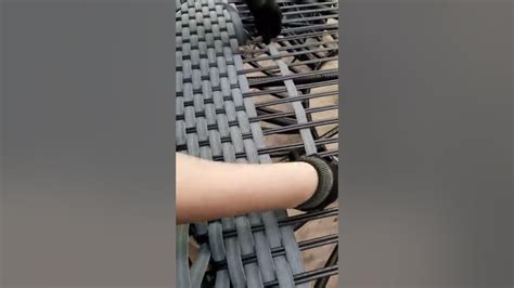 Процесс плетения из искусственного ротанга в мастерской МАРКО г. Сочи ...