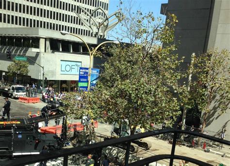 Semi Naked Man Climbs Embarcadero Center Light Pole Removes Pants Updates Sfist
