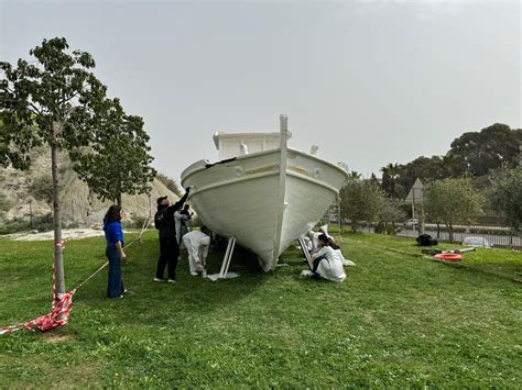 Ioresto E Massimo Sirelli A Crotone Il Relitto San Nikolaos Rinasce