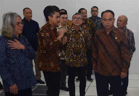 Menteri KOMINFO Dan Menteri Perdagangan Kunjungi Pusat Data E1 DCI