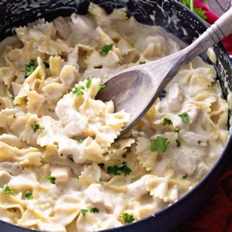 One Pot Chicken Alfredo Julie S Eats Treats