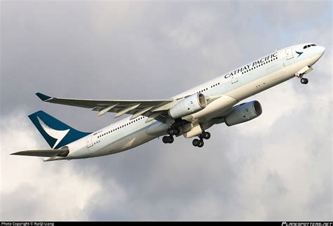 B HLS Cathay Pacific Airbus A330 343 Photo By RuiQi Liang ID 974647