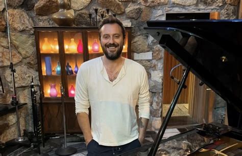 Cesare Cremonini E Il Giallo Sulla Nuova Fidanzata Metronews