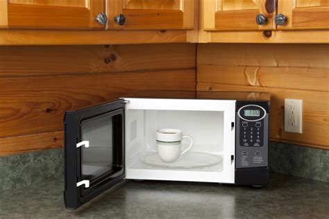 Americans Use A Microwave To Heat Water