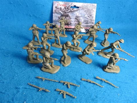 TSD Vietnam War - NVA Toy Soldiers - 54MM, 16 in 8 poses + 6 loose ...