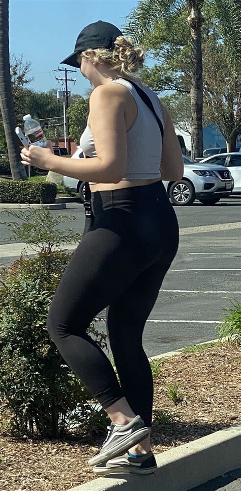 Thick Blonde Pawg College Teen Spandex Leggings Yoga Pants Forum