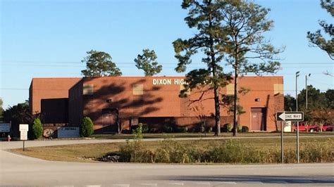 Dixon High School classes resume after reported bomb threat | WCTI