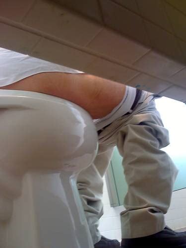 Hot Guys Nude On The Toilet
