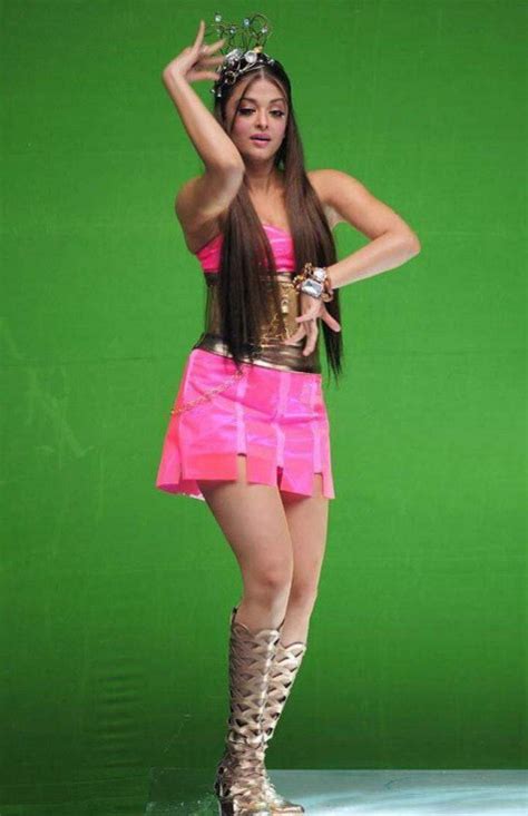 Bollywood Actress Photobook Aishwarya Rai Hot Thigh