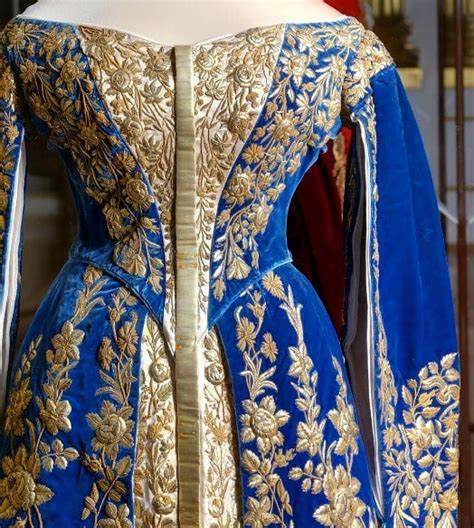 𝑯𝒊𝒔𝒕𝒐𝒓𝒊𝒄𝒂𝒍 𝑹𝒐𝒚𝒂𝒍 𝑨𝒓𝒄𝒉𝒊𝒗𝒆 on Instagram Ceremonial Court Dress of