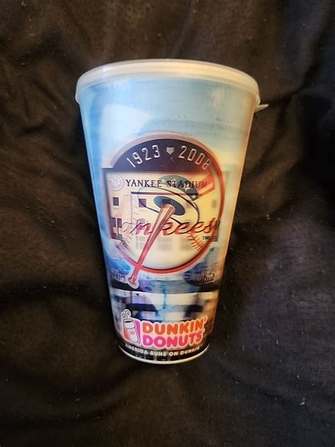 RARE Dunkin Donuts Commemorative Hologram Babe Ruth Yankees Cup