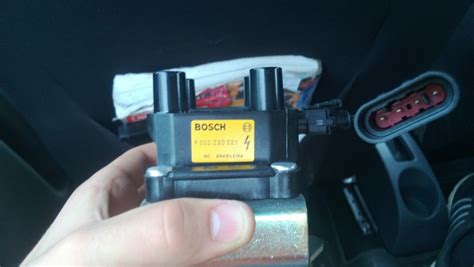 Катушка зажигания Bosch — Renault Logan (1G), 1,6 л, 2008 года ...