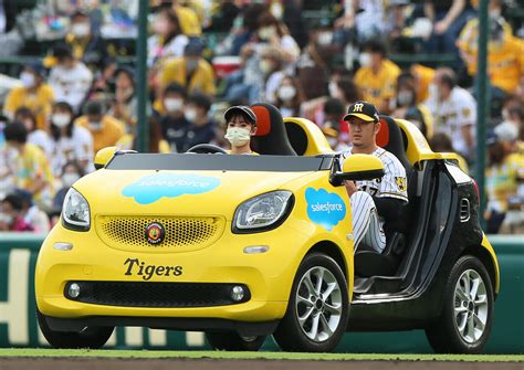 【写真特集】阪神の歴代リリーフカー振り返り 今年はトラ柄の電気自動車 プロ野球ライブ速報まとめ写真ニュース 日刊スポーツ