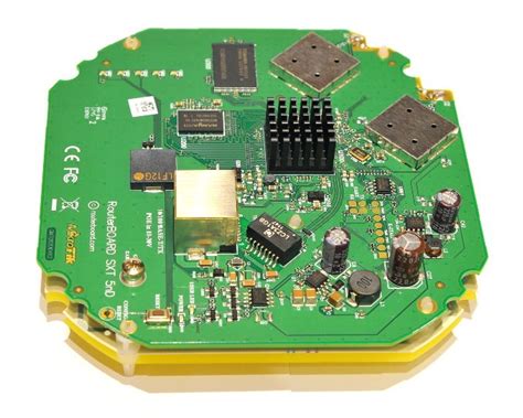 MikroTik RouterBOARD SXT 5nD r2 Outdoor (zasilacz UK)
