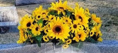 Sunflower Headstone Saddle Grave Flowers Yellow Cemetery Flowers