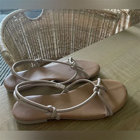 Universal Thread Shoes Universal Thread Nude Tan Strappy Flat Sandals In Size Minimalist