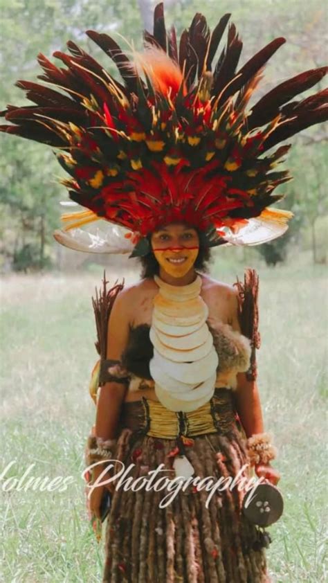 Local PAPUA NEW GUINEA girl from the Simbu Province of PNG in her ...