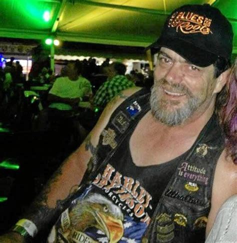 Confessed Boy Lover Breaches Sex Offender Conditions The Courier Mail