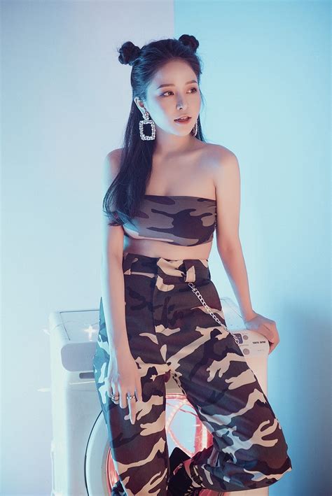 Hot girl World Cup Trâm Anh trở lại sau thời gian né tránh giãi bày về áp lực dư luận Báo