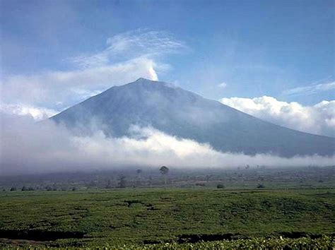 Gunung Kerinci - Indonesia | peakery