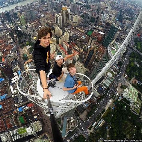 Worlds Most Dangerous Selfies Far And Wide