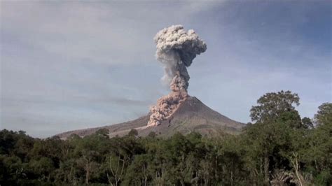 Indonesian Volcano Erupts Video Abc News