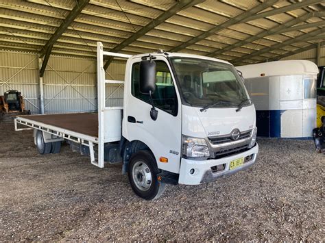 LOT 10 Hino 300 920 W Cattle Crate AuctionsPlus