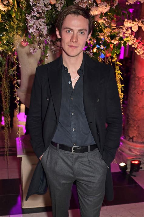 Is Cassian Bilton Gay The Actor Supports Queer Projects Has Never Confirmed His Sexual