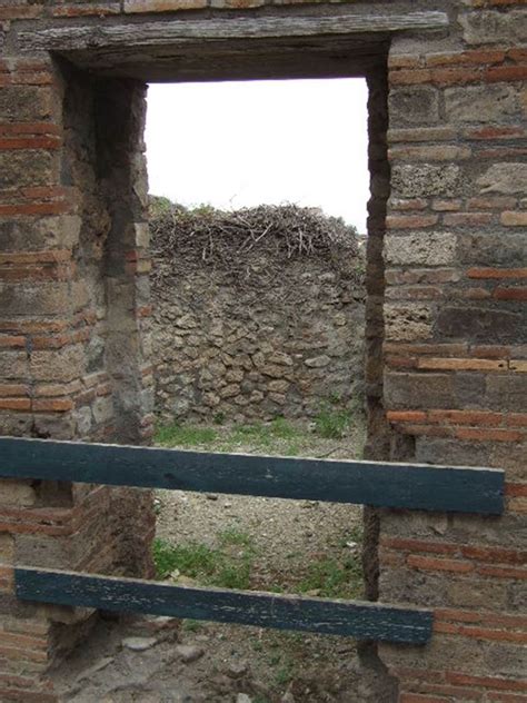 VII 2 30 Pompeii May 2006 Entrance Looking East