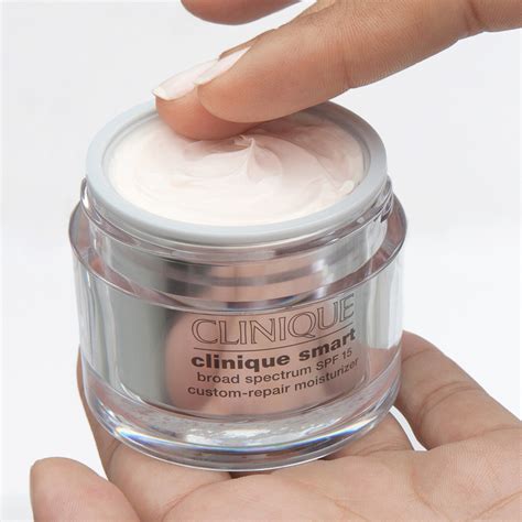 Clinique Smart SPF 15 - Custom-Repair Moisturizer SPF 15 CLINIQUE ≡ SEPHORA