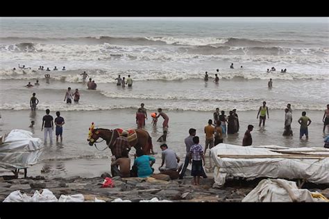 This and That: Digha Beach