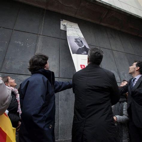 Reclaman A Collboni Que Restituya La Placa Dedicada Al Creador De La