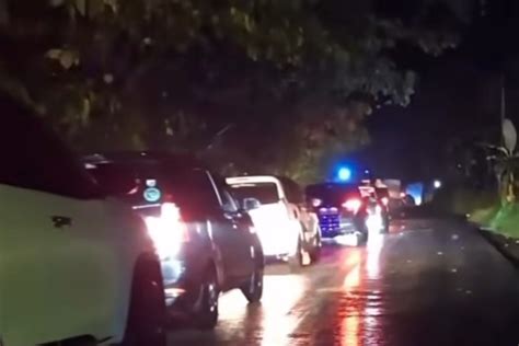 Longsor Buat Jalur Medan Berastagi Macet Total Pengendara Terjebak