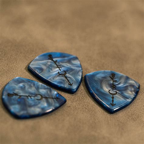 Handmade Electric Guitar Pick - Acrylic - Blue - ApolloBox