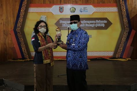 Pemprov Kalsel Terima Subroto Award Republika Online