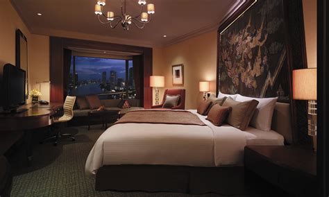 Shangri-La Hotel, Bangkok - Hotel Guide | Legends