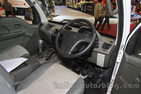 Tata Xenon XT 2.2, Tata Super Ace Closed Cabin - GIIAS 2015