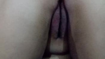 MI ESPOSA EN CUATRO MOSTRANDO SU VAGINA XNXX