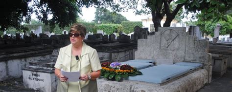 La Tumba Del Arquero De Alfonso Hern Ndez Cat En El Cementerio De